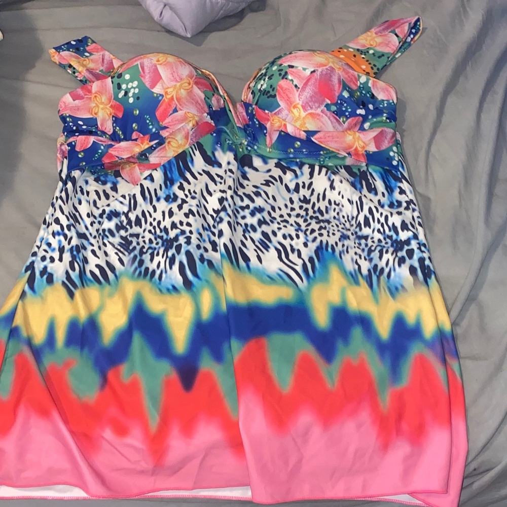 VENUS Multi-Color Floral & Ombre Tankini Top